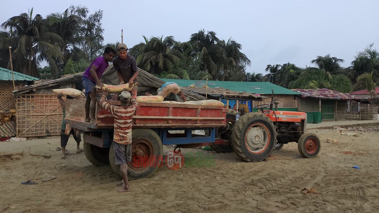 সংবাদ প্রকাশের পরেই সেন্টমার্টিন ঘাটে সরকারি মূল্য তালিকা অনুযায়ী হচ্ছে টোল আদায়। 