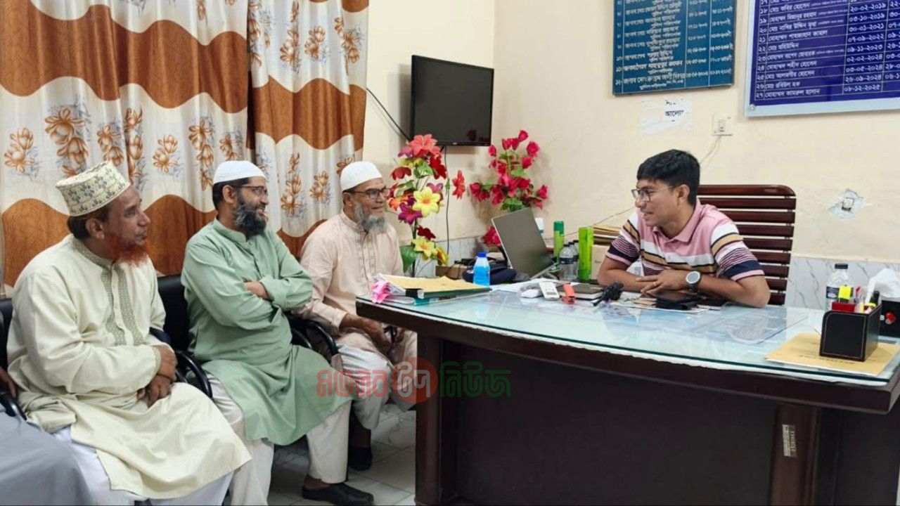 মতলব উত্তর থানার নতুন ওসির সঙ্গে জামায়াত নেতৃবৃন্দের শুভেচ্ছা বিনিময়